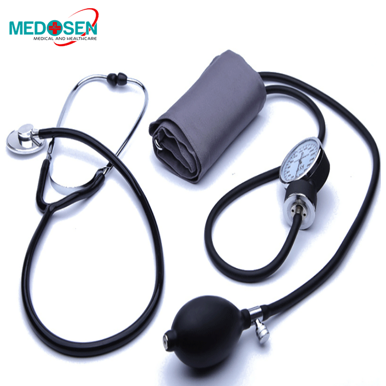 Aneroid sphygmomanometer with stethoscope